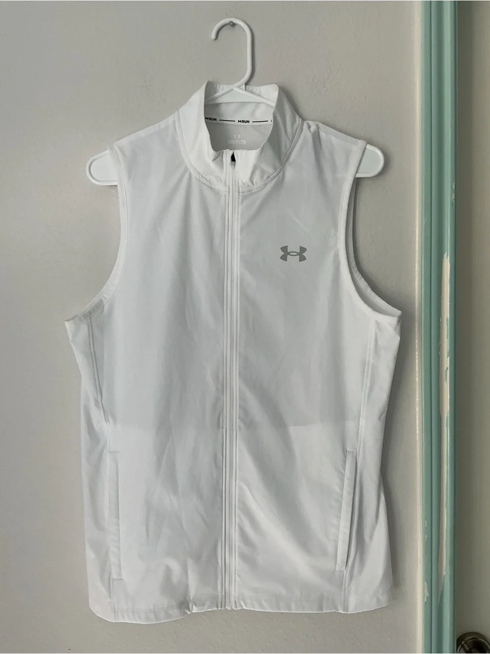 White Under Armour UA Storm Up The Pace Vest Sleeveless Zip Size S